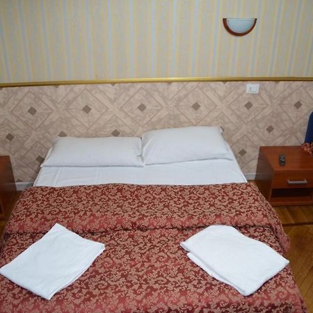 Residenza Cristina Рим Экстерьер фото